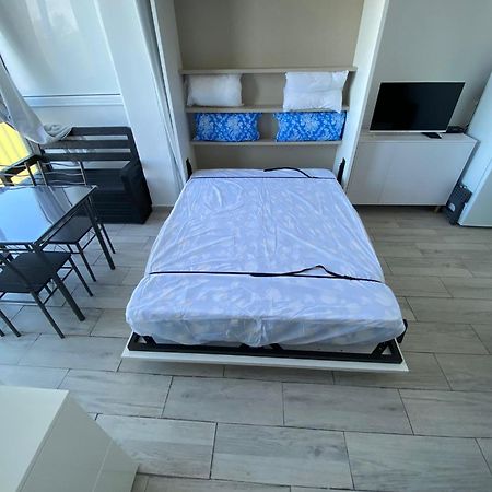 Studio Avec Piscine Et Parking Roses Exterior photo